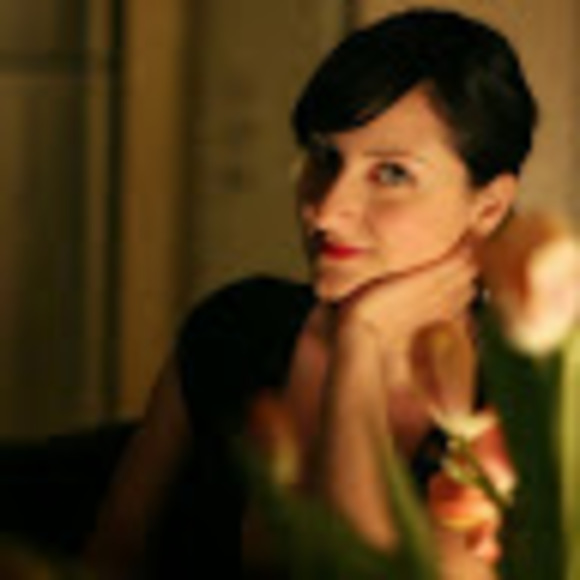 Meet your Posher, Julia - Picture 1 of 1